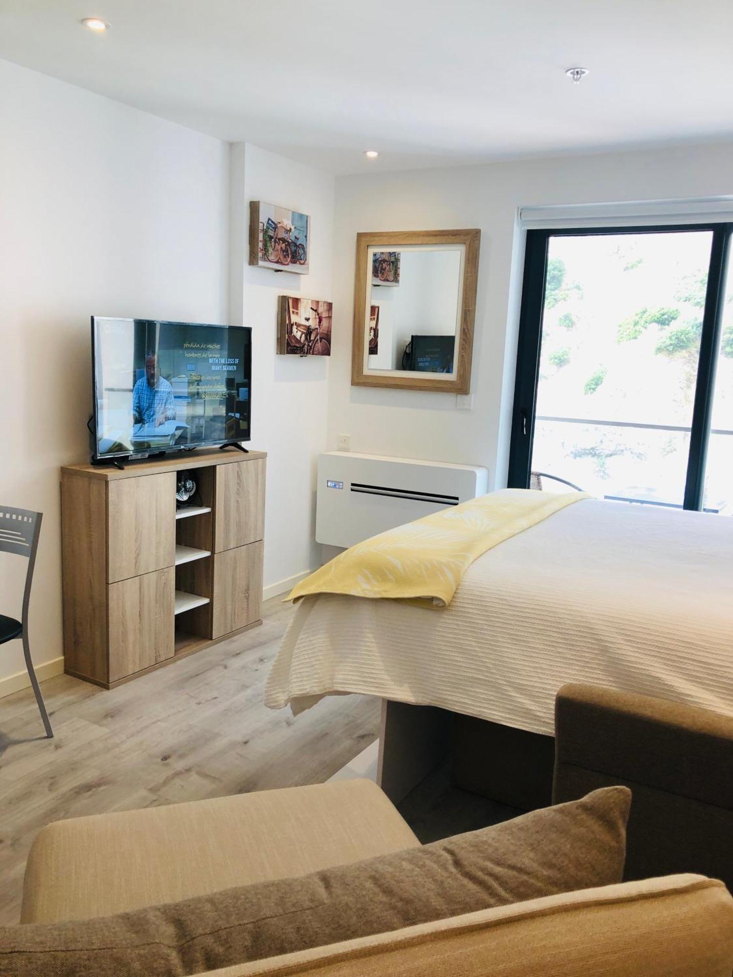 Cp High Floor Luxury Studio Sleeps 3 直布罗陀 外观 照片
