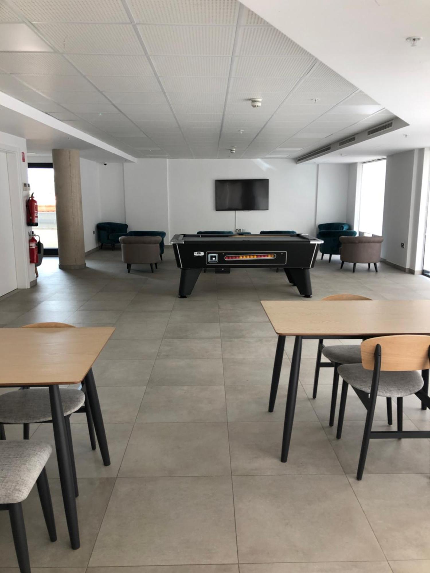 Cp High Floor Luxury Studio Sleeps 3 直布罗陀 外观 照片